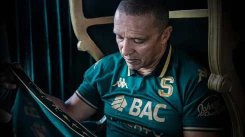 Erick Lonnis destapa una escándalo en Saprissa. (Foto: Saprissa)