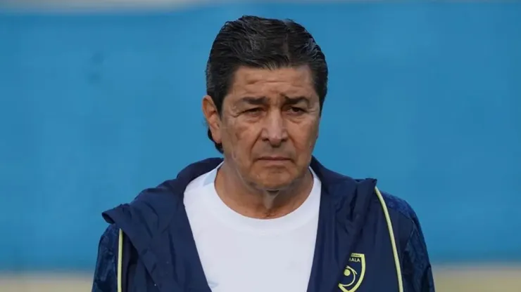 Luis Fernando Tena en alerta por la situación de uno de sus jugadores