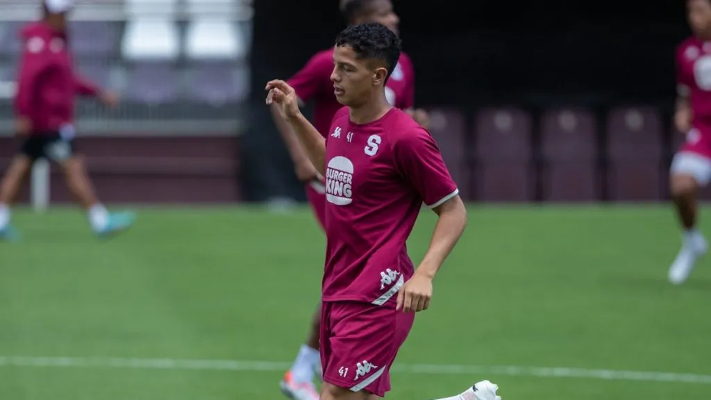 Warren Madrigal empezará a entrenar con normalidad. (Foto: Saprissa)