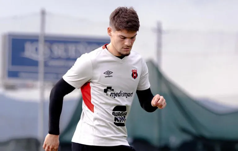 Elián Quesada no suma minutos en Alajuelense (LDA).