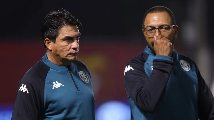 Asistente de Quesada quiere ayudar a un amigo. (Foto: La Nación)