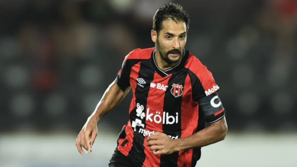 Celso Borges sufrió un desgarro. (Foto: Alajuelense)