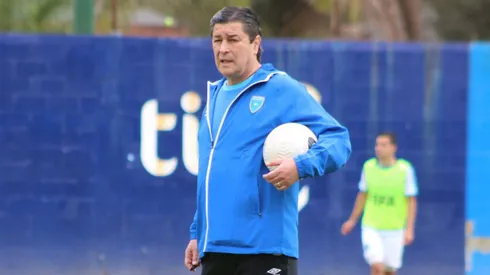 Luis Fernando Tena se adelanta y practica con Guatemala lo necesario para Eliminatorias Concacaf.