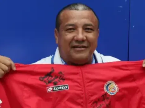 Fue campeón en Alajuelense, mundialista con Costa Rica y ahora trabaja armando cajas de cartón