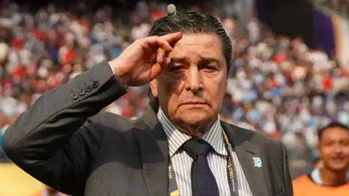 Luis Fernando Tena comienza a completar su plantel