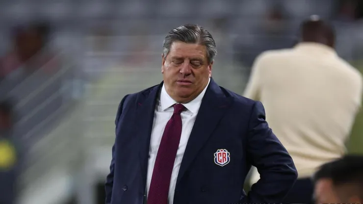 Miguel Herrera y sus contradicciones. (Vecteezy)