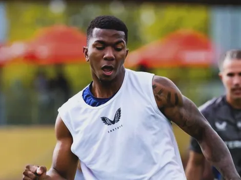 Jeyland Mitchell le respondió a Robin Van Persie