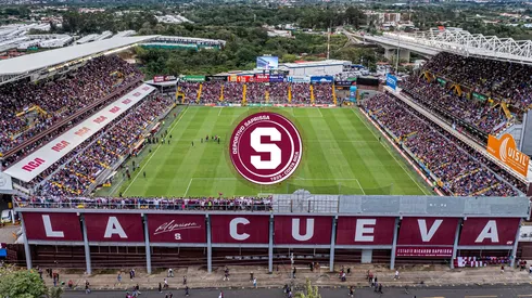 Una estrella internacional se rinde ante La Cueva.