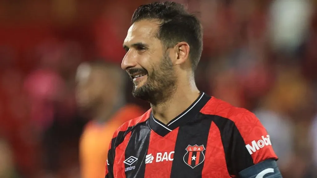 En Alajuelense quieren seguir contando con Celso Borges. (Foto: La Nación)