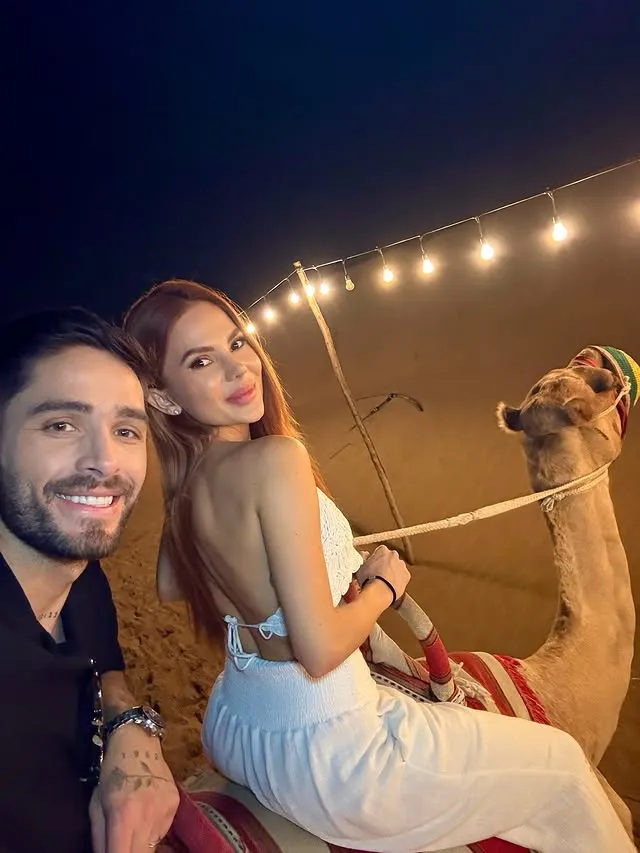 Paseos en camello para Jonathan Moya y Joseline Valverde (Instagram).