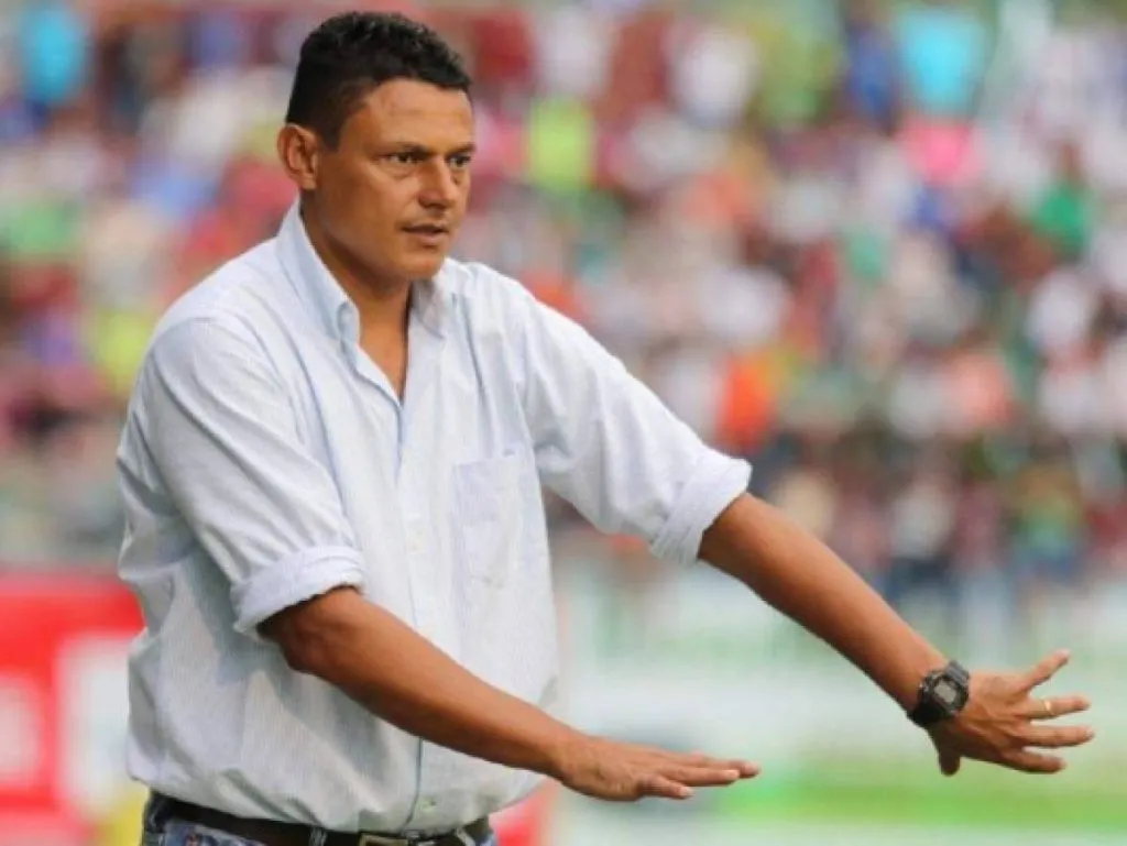 Emilio Umanzor, destacado por dirigir a varios grandes futbolistas en las categorías menores de Honduras, fue quien le dio una segunda oportunidad a Emerson. Foto: El Heraldo.