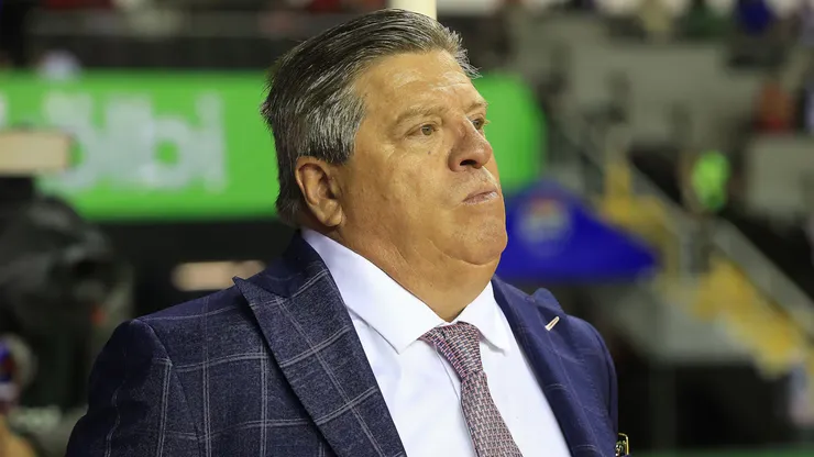 El entrenador fue analizado.