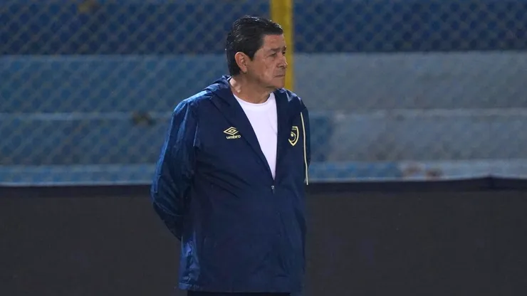 Luis Fernando Tena contra el tiempo para encontrar una solución