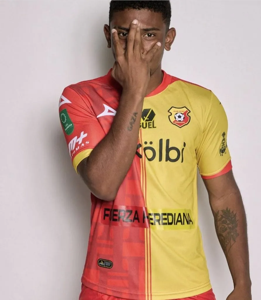 Enyel Escoe en Herediano.