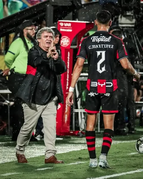 Machillo Ramírez decidió no seguir contando con Carlos Martínez (Instagram).