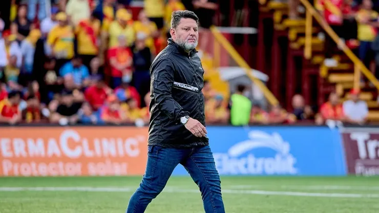 Jafet Soto recibe un duro revés con un fichaje. (Foto: La Nación)