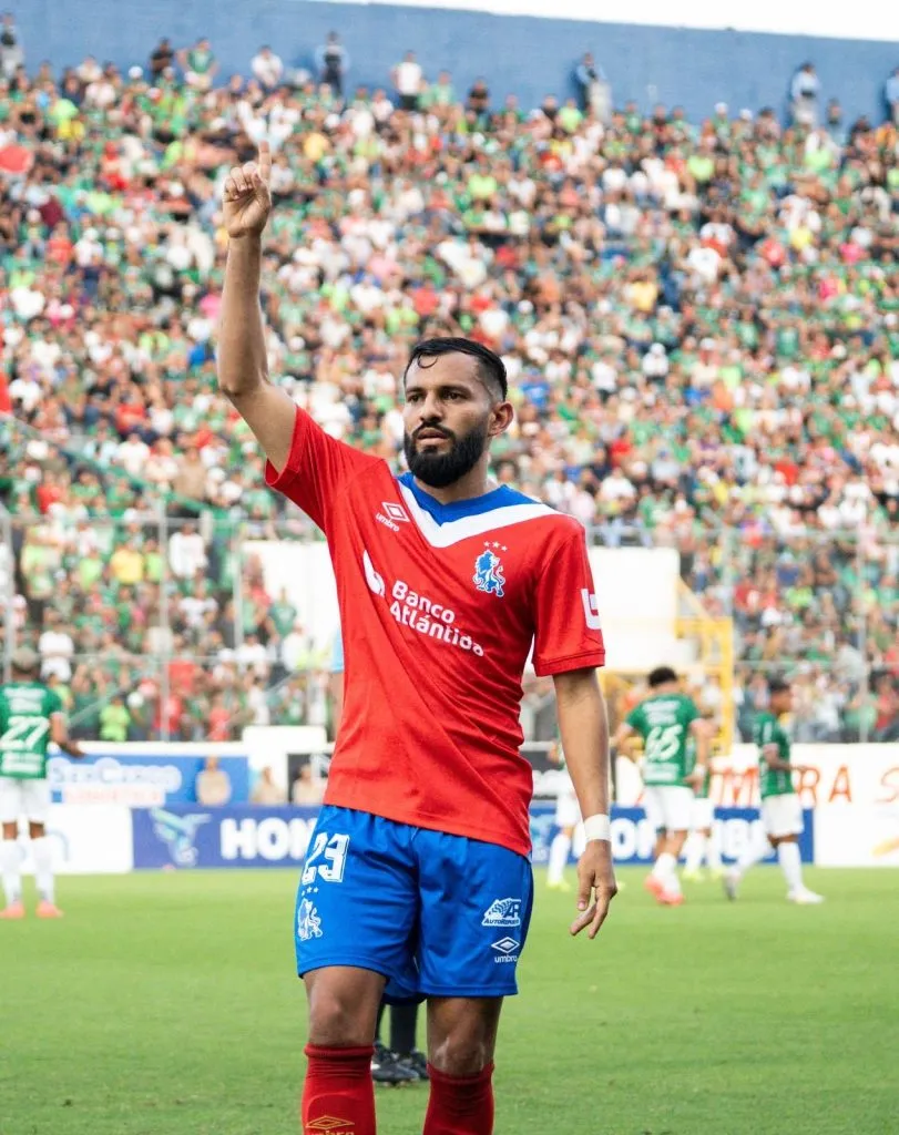 Jorge Álvarez es baja para el partido de vuelta contra Alajuelense.