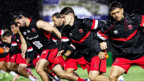 Futbolista de Alajuelense preocupó a todos. (Foto: LDA)