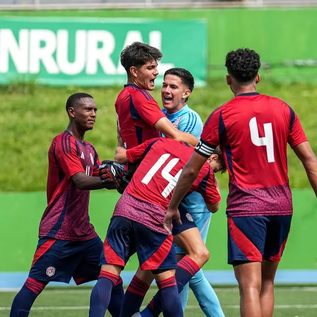 Matías Cordero sobresale por su estatura (Juegos Centroamericanos 2025).