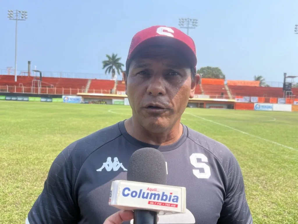 Roger Mora lleva más de dos décadas en Tibás (Columbia).