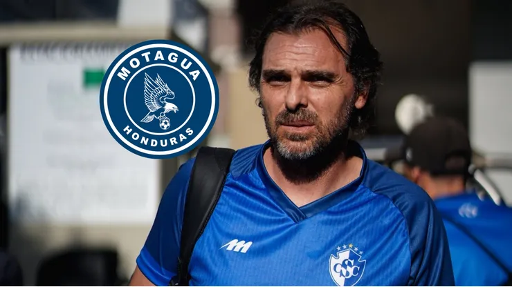 Andrés Carevic dirigiendo a Cartaginés