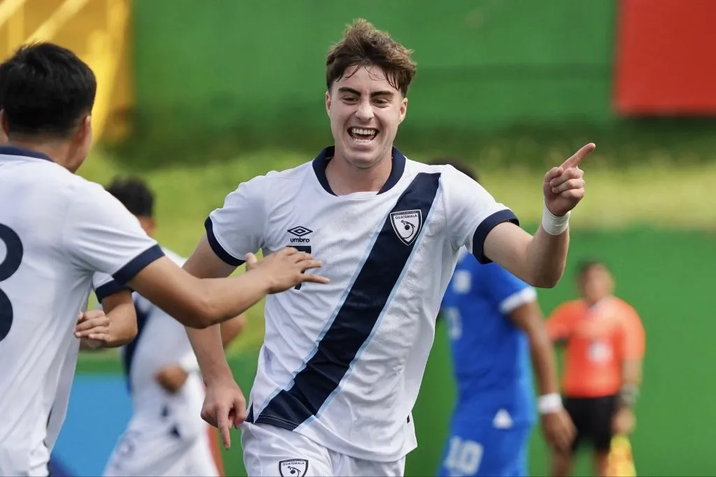 Matt Evans con la Selección de Guatemala