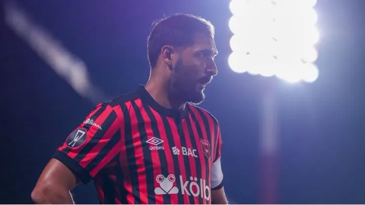 Celso Borges con Alajuelense