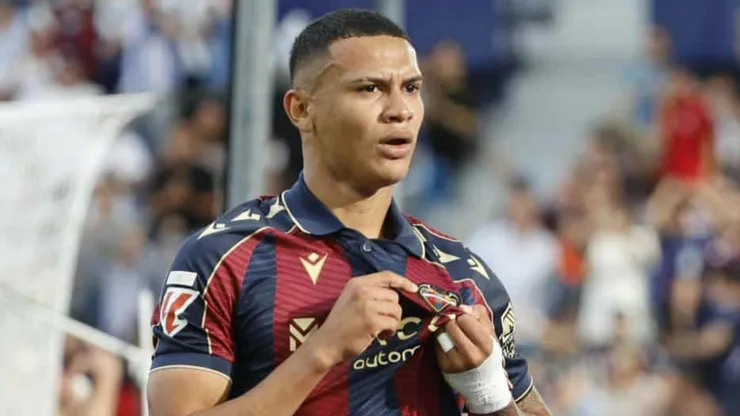 Kervin Arriaga marcó su primer gol con la camisa del Levante.