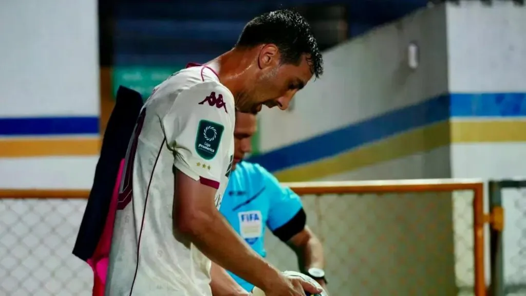 Mariano Torres es el futbolista que más gana en Saprissa. (Foto: Saprisa)