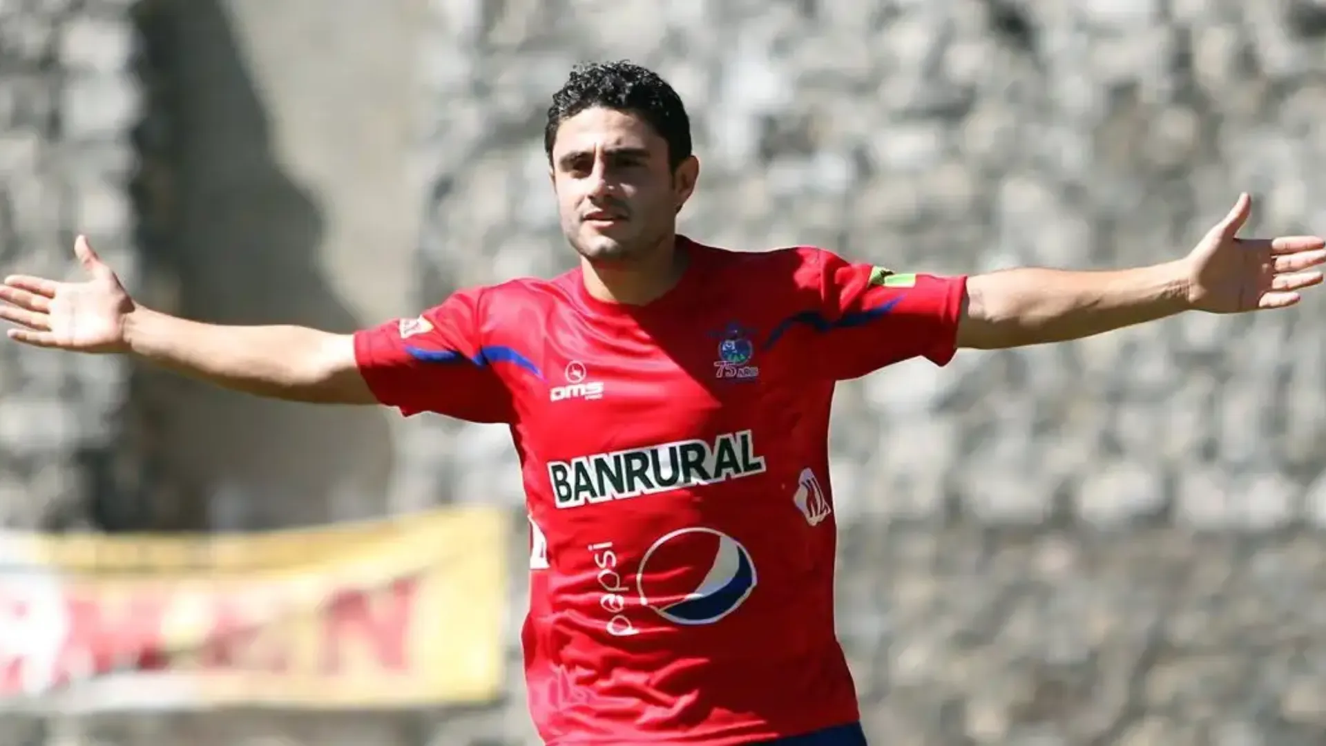 Pedro Samayoa, ex Municipal, tiene orden de captura por el asesinato de Claudina Velásquez. (Foto: Prensa Libre)