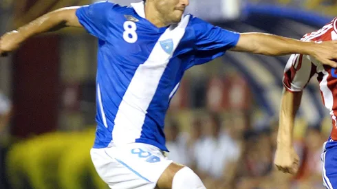 Fue campeón con Municipal, jugó en la Selección y ahora la justicia lo busca por un cruento asesinato