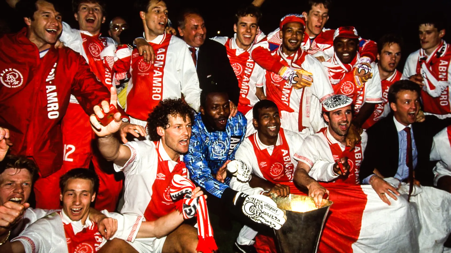 Stanley Menzo hizo historia en Ajax bajo las órdenes de Johan Cruyff. (Foto: UEFA)