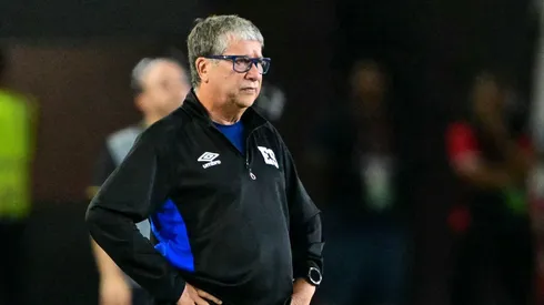 Bolillo Gómez habla como nunca sobre su futuro en El Salvador: "Piden mi salida"