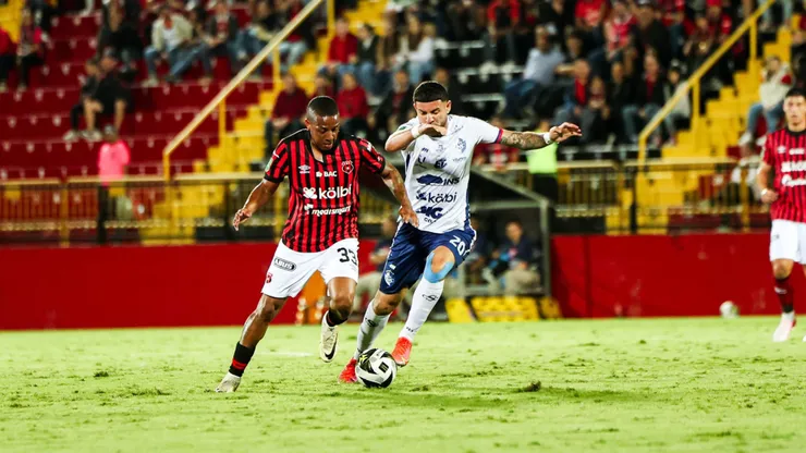 Cartaginés y Alajuelense empataron sin goles. (Foto: La Nación)