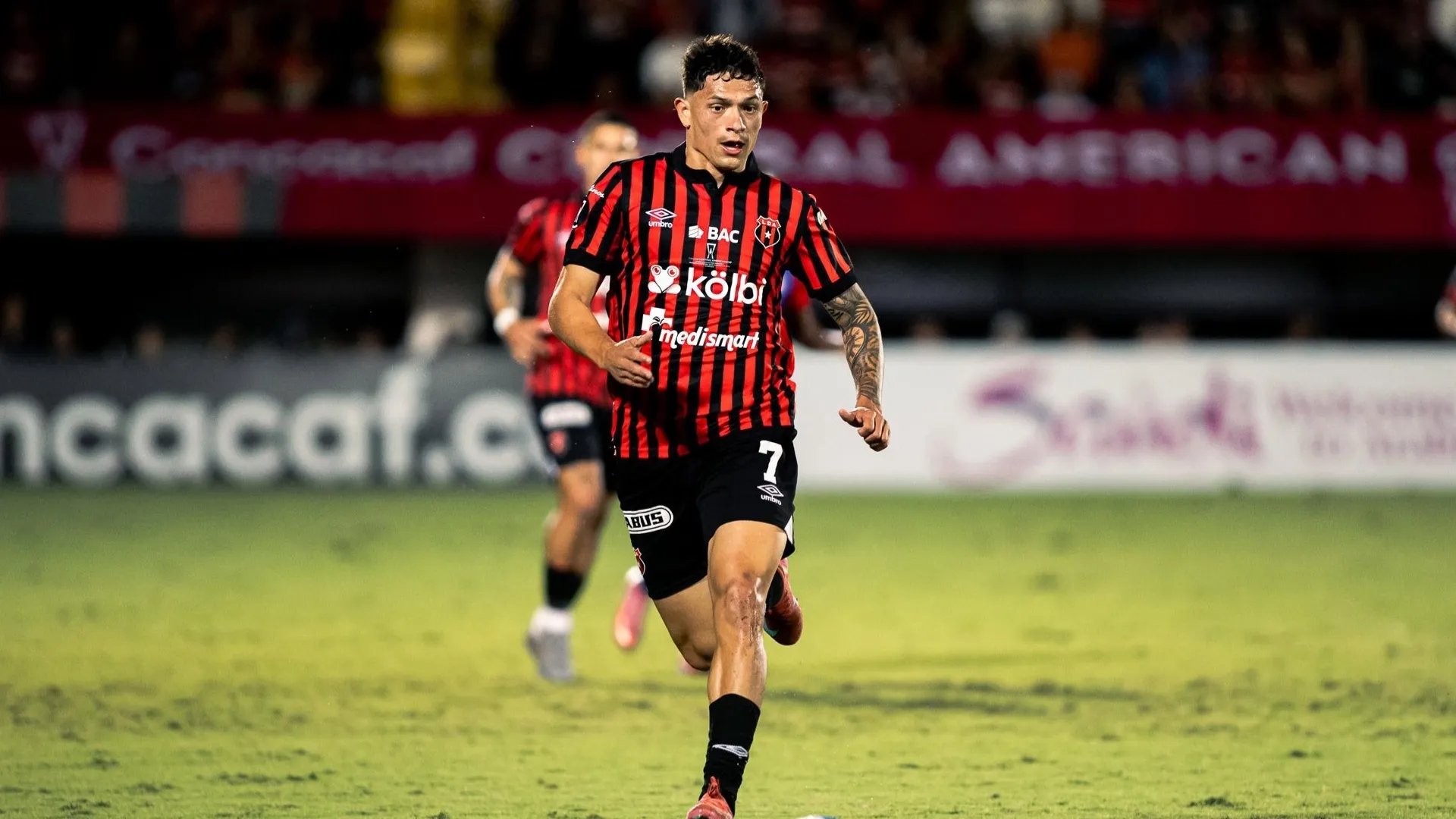 Anthony Hernández fue la figura de Alajuelense ante Xelajú. (Foto: LDA)
