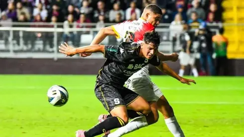 Saprissa y Herediano complicados. (Foto: Teletica)