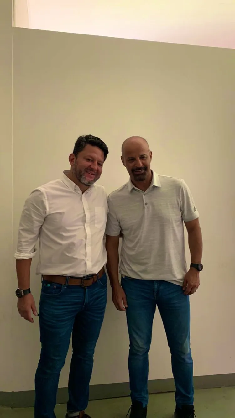 Jafet Soto con el Fantasma Figueroa.