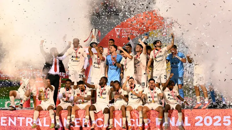 Alajuelense se une: los equipos de Concacaf que consiguieron tres títulos internacionales consecutivos