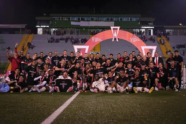 Alajuelense es el flamante tricampeón de Centroamérica (LDA).