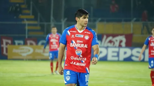 El mediocampista no tuvo piedad.