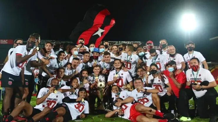 Campeón con Alajuelense se va a otro club de Costa Rica.