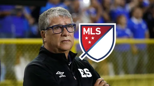 Bolillo Gómez recibe una noticia que sorprende a El Salvador desde Estados Unidos.