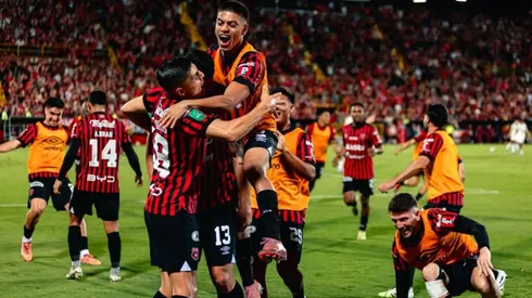 Alajuelense y Saprissa se enfrentan en la vuelta.