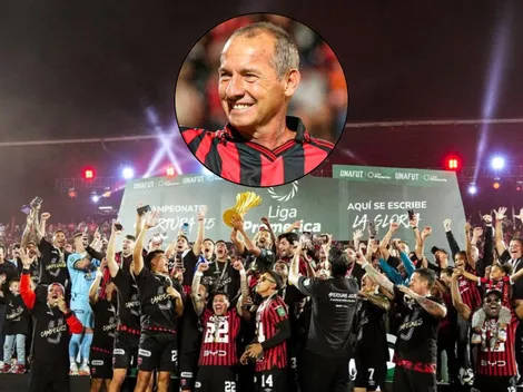 No se vio en TV: el emotivo gesto que tuvo una figura de Alajuelense con Pato López