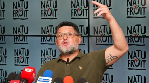 Jafet Soto recibe un duro revés.