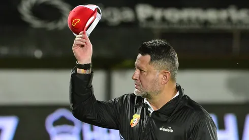 Jafet Soto se pone estricto con sus jugadores.