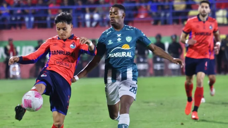 Municipal busca robarle una pieza clave a Antigua para 2026.