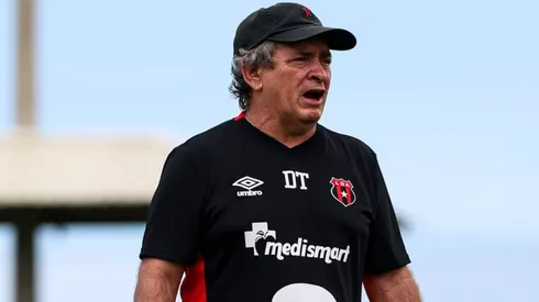 El DT no tendrá un nuevo acompañante.