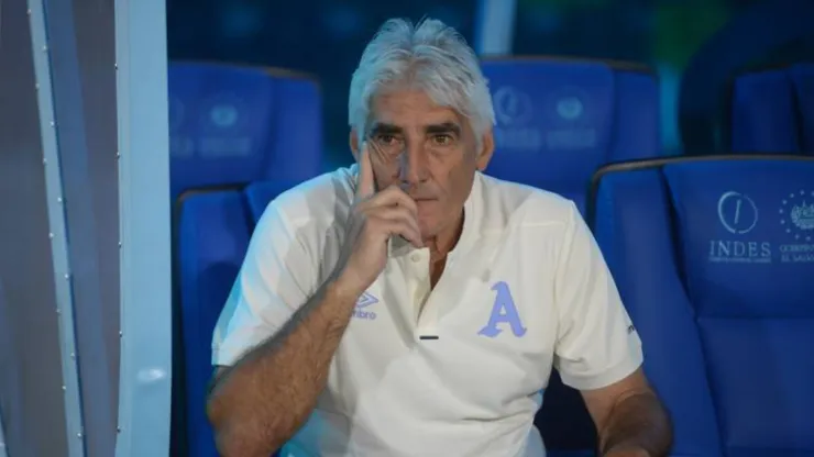 El entrenador tiene definido su plantel