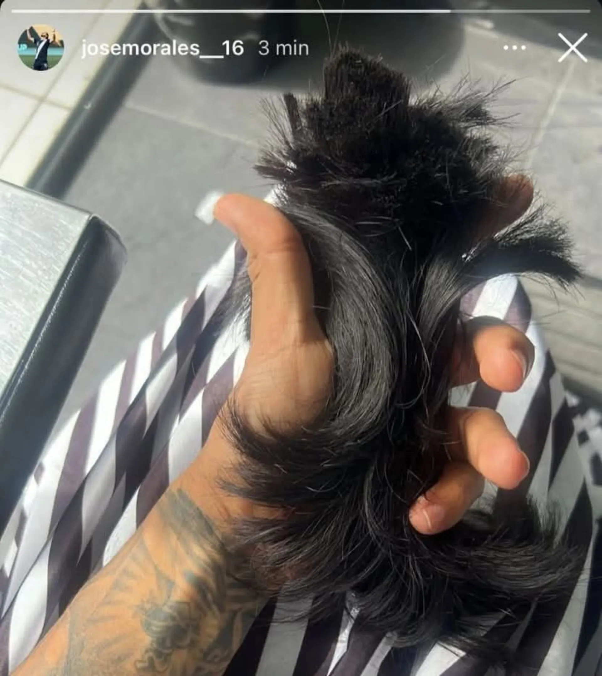 José Morales se cortó su gran cabellera. (Foto Instagram)